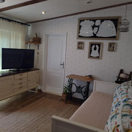 Delmar Apartment Komiza Bagian luar foto