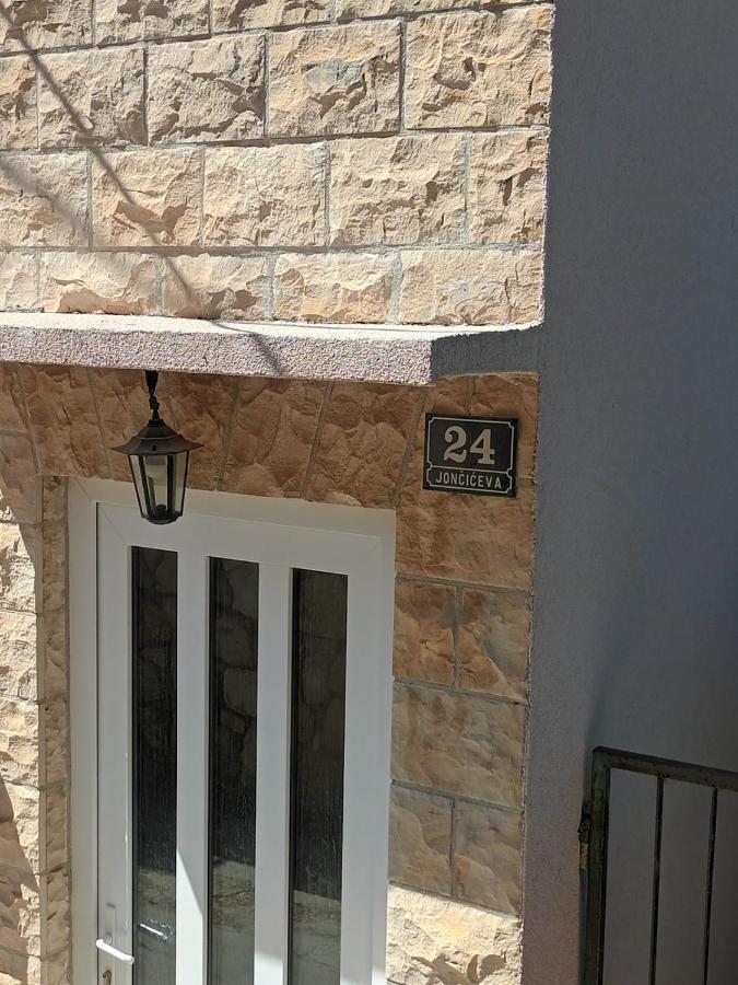 Delmar Apartment Komiza Bagian luar foto