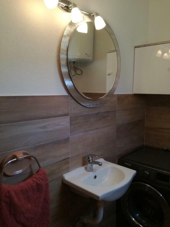 Delmar Apartment Komiza Bagian luar foto